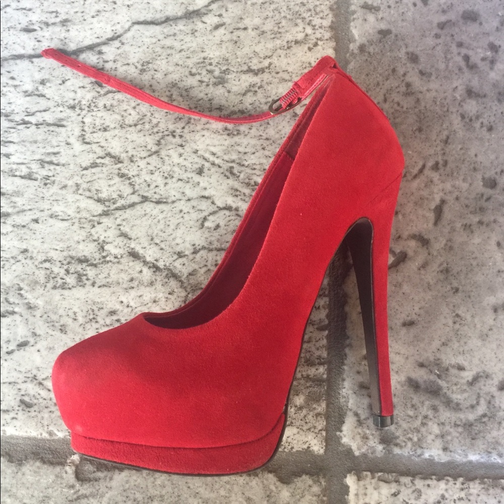 2/$15❤️Steve Madden Heels (US 6)l